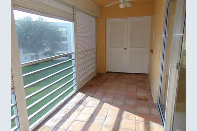 3186 Via Poinciana #310, Lake Worth, FL 33467 - Photo 13