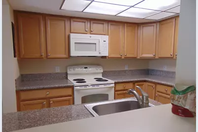 3186 Via Poinciana #310, Lake Worth, FL 33467 - Photo 7