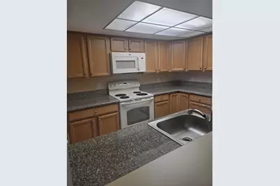 3186 Via Poinciana #310, Lake Worth, FL 33467 - Photo 3