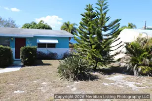900 SE Lake St, Stuart, FL 34994 - Photo 13