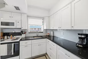 18081 SE Country Club Dr, Jupiter, FL 33469 - Photo 7