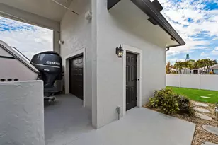 2056 SW Aaron Ln, Port Saint Lucie, FL 34953 - Photo 11