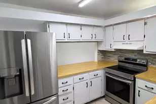 4581 Holly Lake Dr, Greenacres, FL 33463 - Photo 11