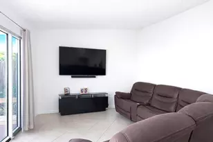 4581 Holly Lake Dr, Greenacres, FL 33463 - Photo 9