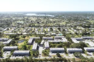 18081 SE Country Club Dr, Jupiter, FL 33469 - Photo 15