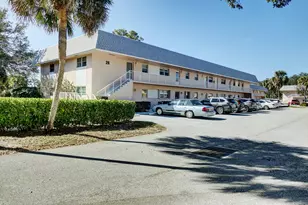 18081 SE Country Club Dr, Jupiter, FL 33469 - Photo 3