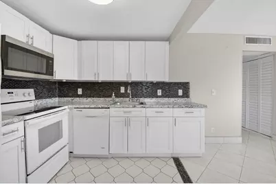 195 Brittany E, Delray Beach, FL 33446 - Photo 11