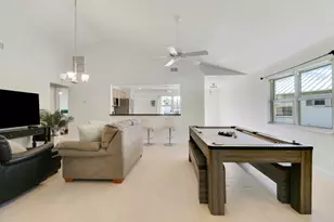 125 Arrowhead Cir, Jupiter, FL 33458 - Photo 11