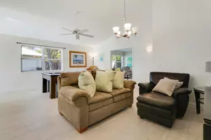 125 Arrowhead Cir, Jupiter, FL 33458 - Photo 9