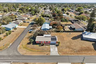 572 SE Fallon Dr, Port Saint Lucie, FL 34983 - Photo 33