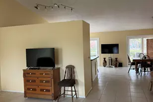 404 NE Camelot Dr, Port Saint Lucie, FL 34983 - Photo 9