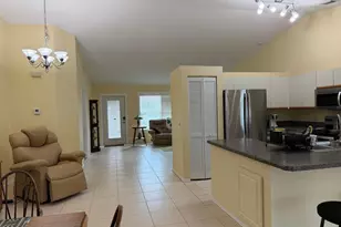 404 NE Camelot Dr, Port Saint Lucie, FL 34983 - Photo 3