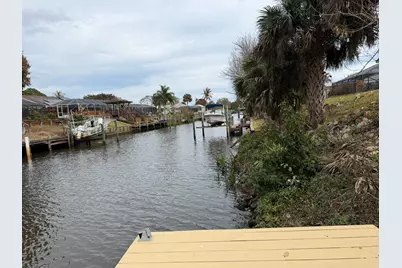 404 NE Camelot Drive, Port Saint Lucie, FL 34983 - Photo 27