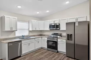 6056 Pecan Cir, Labelle, FL 33935 - Photo 7