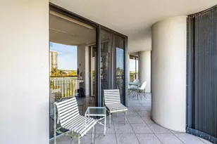 2427 Presidential Way, West Palm Beach, FL 33401 - Photo 19