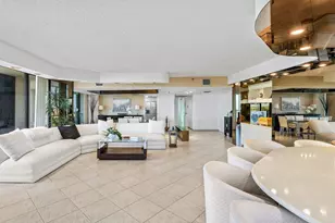 2427 Presidential Way, West Palm Beach, FL 33401 - Photo 3