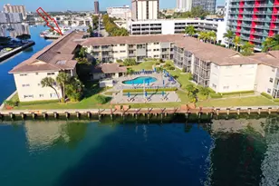 2600 Diana Dr, Hallandale Beach, FL 33009 - Photo 17