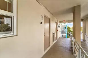 2600 Diana Dr, Hallandale Beach, FL 33009 - Photo 5