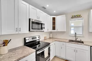 2600 Diana Dr, Hallandale Beach, FL 33009 - Photo 9