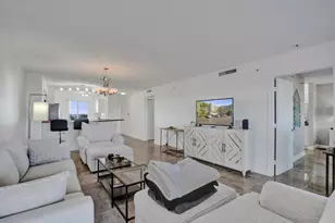 2334 S Cypress Bend Dr, Pompano Beach, FL 33069 - Photo 3
