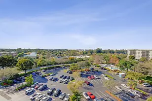 2334 S Cypress Bend Dr, Pompano Beach, FL 33069 - Photo 3
