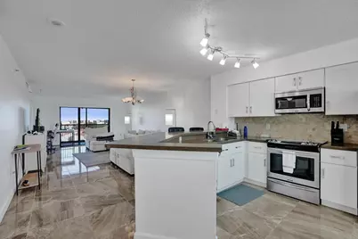 2334 S Cypress Bend Drive #907, Pompano Beach, FL 33069 - Photo 9