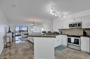 2334 S Cypress Bend Dr, Pompano Beach, FL 33069 - Photo 9