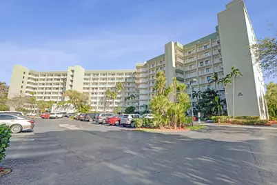 2334 S Cypress Bend Drive #907, Pompano Beach, FL 33069 - Photo 1