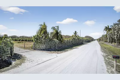 16296 Deer Path Lane, Wellington, FL 33470 - Photo 19