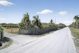 16296 Deer Path Ln, Wellington, FL 33470 - Photo 19