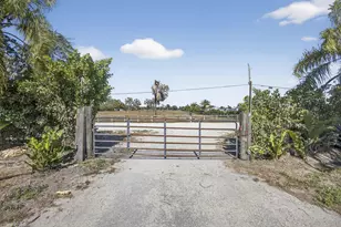 16296 Deer Path Ln, Wellington, FL 33470 - Photo 5