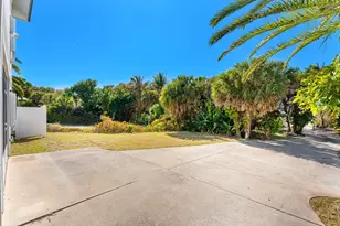 9085 S Hwy A1A, Melbourne Beach, FL 32951 - Photo 17