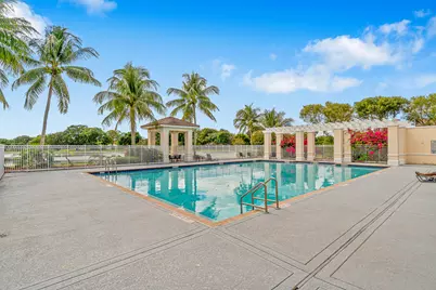 9819 Lago Drive, Boynton Beach, FL 33472 - Photo 33