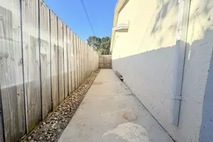 1107 Woodcrest Rd W, West Palm Beach, FL 33417 - Photo 45