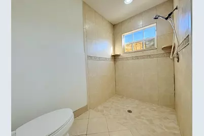 1107 Woodcrest Road W, West Palm Beach, FL 33417 - Photo 15