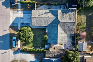 1107 Woodcrest Rd W, West Palm Beach, FL 33417 - Photo 11