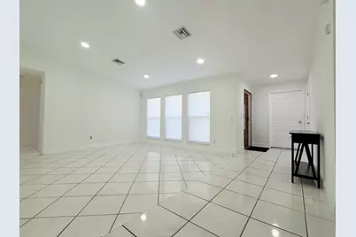 1107 Woodcrest Road W, West Palm Beach, FL 33417 - Photo 25