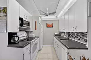 3012 Oakridge A, Deerfield Beach, FL 33442 - Photo 9