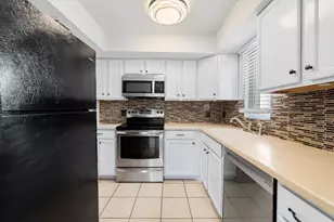 1627 SE Green Acres Cir, Port Saint Lucie, FL 34952 - Photo 11