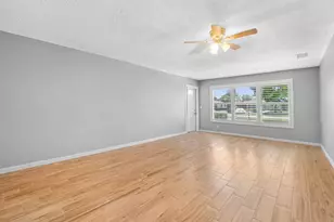 7376 W Oakridge Cir, Lantana, FL 33462 - Photo 3