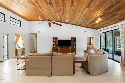 899 NE Juniper Place, Jensen Beach, FL 34957 - Photo 11