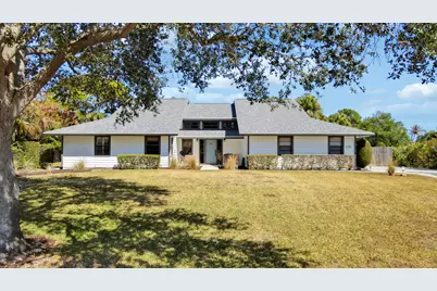 899 NE Juniper Place, Jensen Beach, FL 34957 - Photo 1