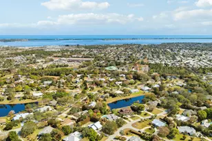 899 NE Juniper Pl, Jensen Beach, FL 34957 - Photo 45