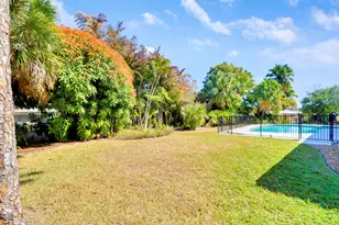 899 NE Juniper Pl, Jensen Beach, FL 34957 - Photo 35