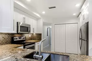 363 W Camino Real, Boca Raton, FL 33432 - Photo 9