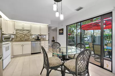 352 Prestwick Circle #3, Palm Beach Gardens, FL 33418 - Photo 13