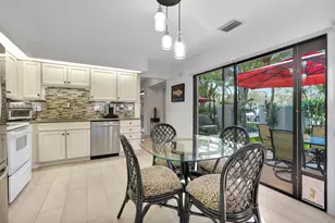 352 Prestwick Cir, Palm Beach Gardens, FL 33418 - Photo 13