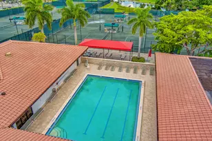 352 Prestwick Cir, Palm Beach Gardens, FL 33418 - Photo 41