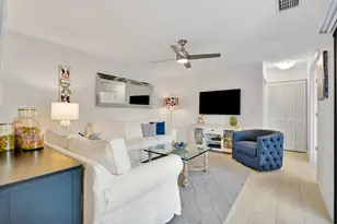 352 Prestwick Cir, Palm Beach Gardens, FL 33418 - Photo 7