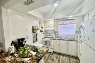 2546 Dudley Dr E, West Palm Beach, FL 33415 - Photo 13